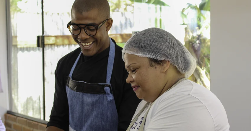 Oficina de Confeitaria recebe Chef Moa