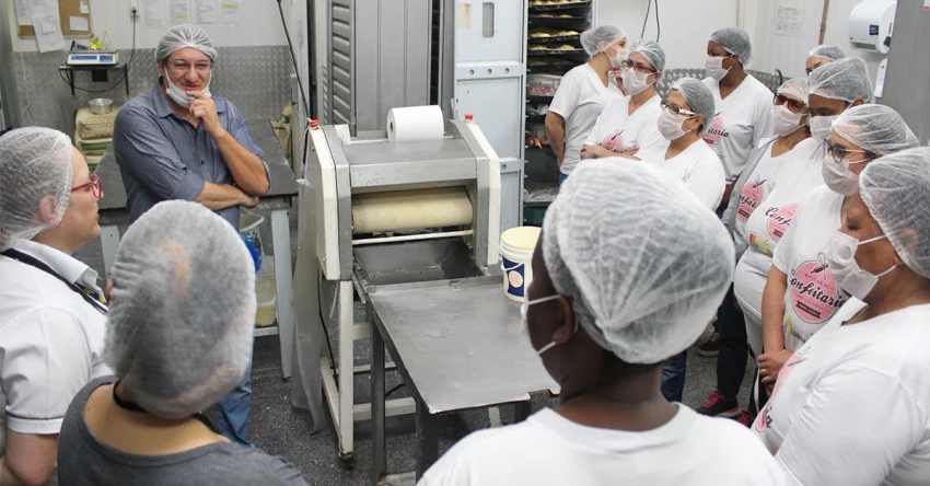 Mais aprendizado: Oficina de Confeitaria realiza visita t�cnica