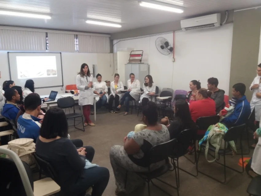 Shantala e Din�micas s�o realizadas com Familiares do Projeto Beb�s Prematuros