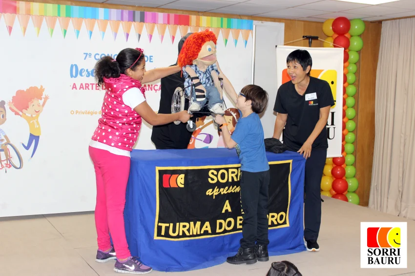 A Turma do Bairro se apresenta no Hospital do Cora��o, em S�o Paulo