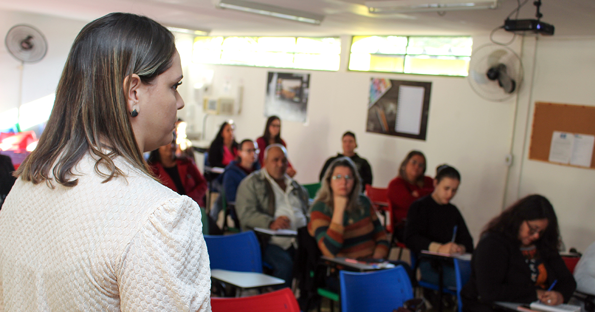 Curso capacita servidores da Educao de Cabrlia Paulista