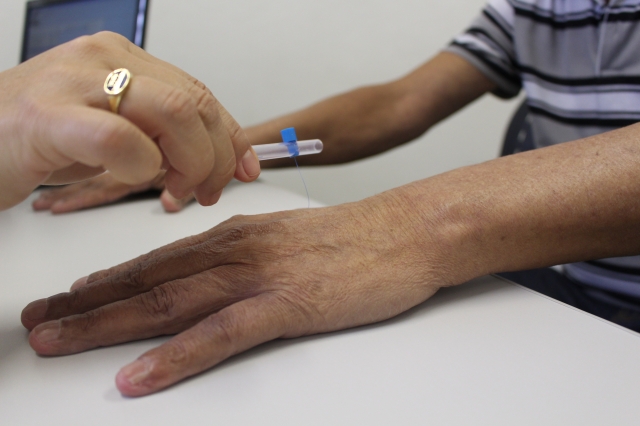 Cuidados de enfermagem da SORRI-BAURU �s pessoas com diabetes.